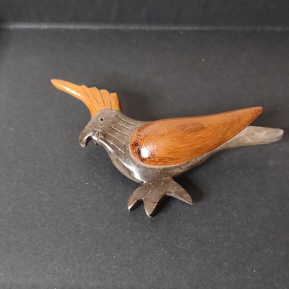 Very Cool Wooden Bird Brooch - Picture 6 of 9